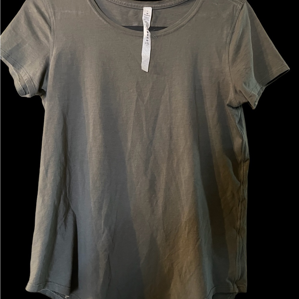 Lululemon T-shirt